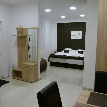 Wolf House * זלאגרסג
