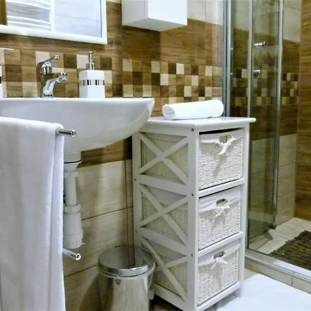 Wolf House Apartment *