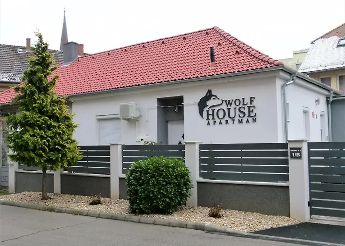 Wolf House Apartament *